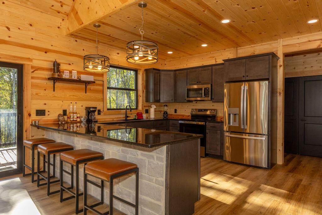 18358 Buckingham Road Logan, OH 43138 - Photo 16 of 43 Lodge_2_100825_HAP_4150