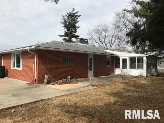 107 Robin Road Macomb, IL 61455 - Photo 4 of 20 Gallery Image 4