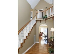 2017 Ridgefield Road Johnson City, TN 37601 - Photo 3 of 24 Foyer into Living Room