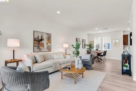 $1,380,000 | 820 East Duane Avenue, Unit 5, Sunnyvale, CA 94085