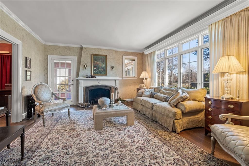 504 Emerywood Drive High Point, NC 27262 - Photo 4 of 42 Gallery Image 4