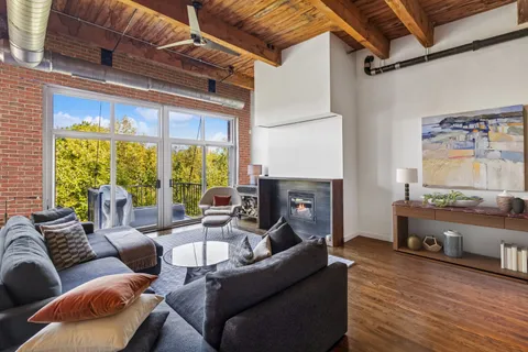 $849,500 | 2201 West Wabansia Avenue, Unit 23, Chicago, IL 60647