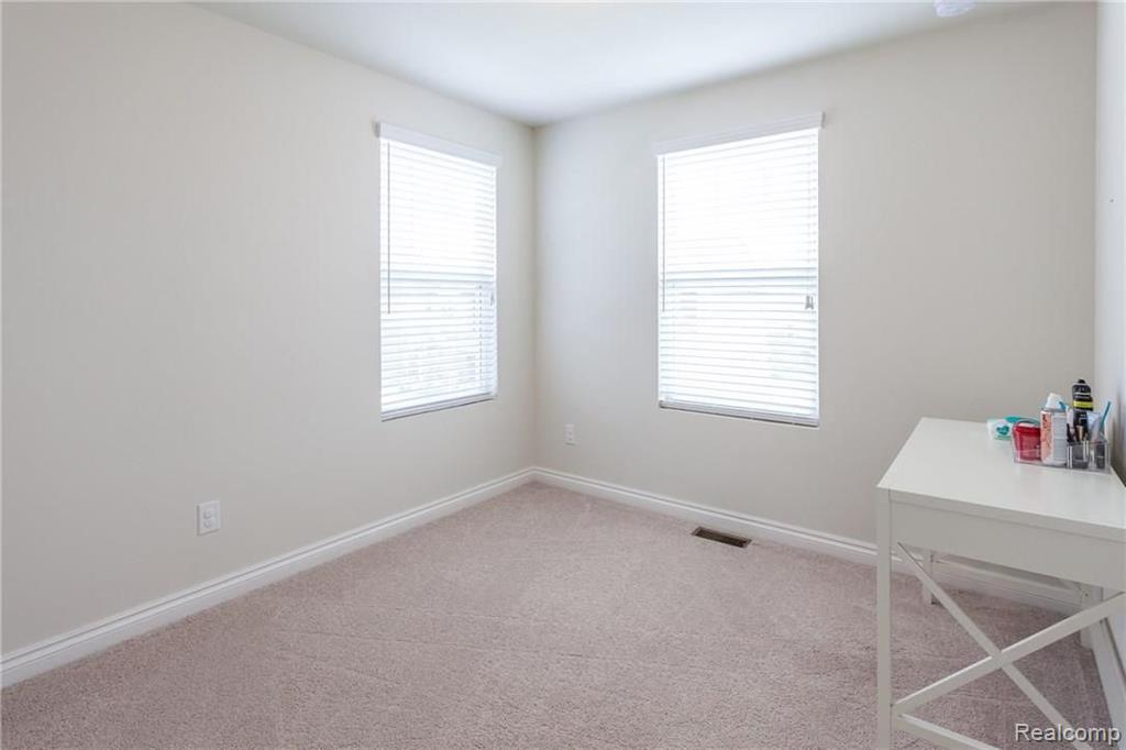 2617 Helmsdale Circle, Unit 62 Rochester Hills, MI 48307 - Photo 21 of 32