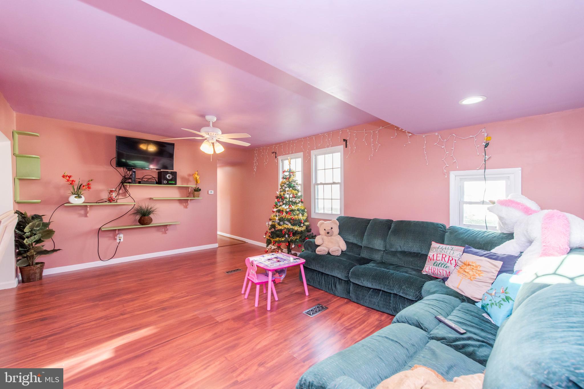 7839 East Hill Road Mount Airy, MD 21771 - Photo 2 of 21 Living/Dining Room