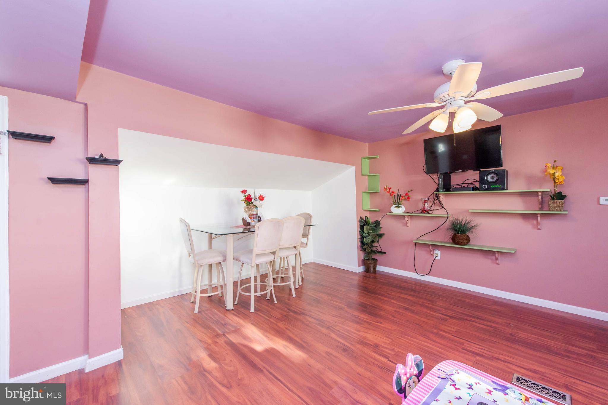 7839 East Hill Road Mount Airy, MD 21771 - Photo 5 of 21 Living/Dining Room