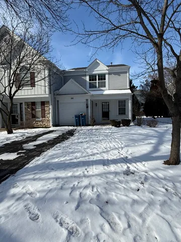 $2,100 | 210 Shadybrook Lane, Aurora, IL 60504