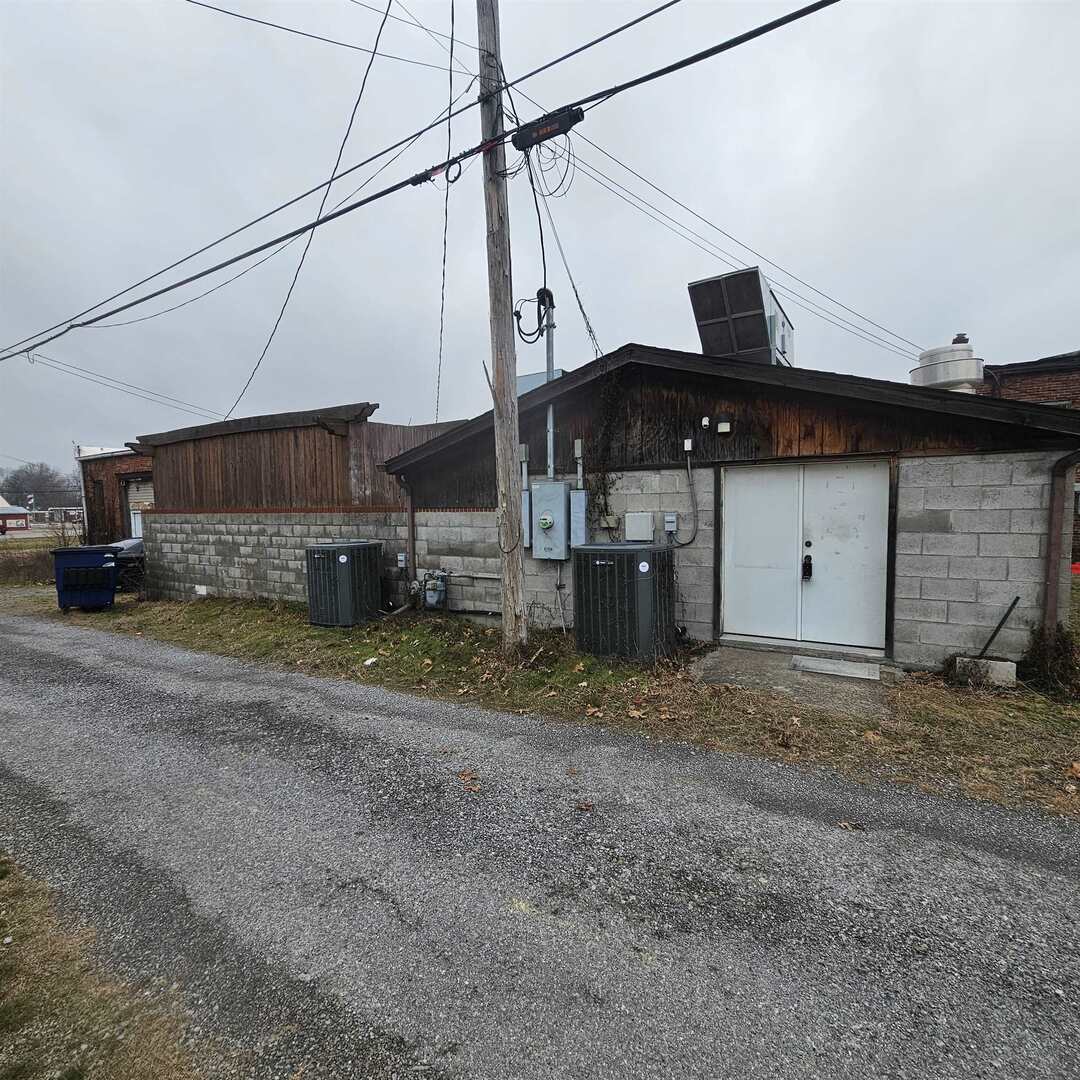 103 West Franklin Street Sesser, IL 62884 - Photo 17 of 17