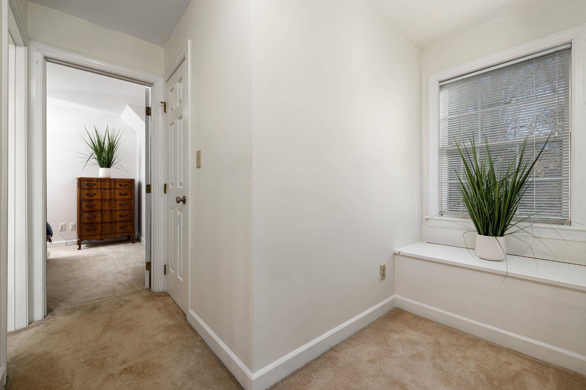 4713 Mial Plantation Road Raleigh, NC 27610 - Photo 27 of 39 2nd Floor Hallway