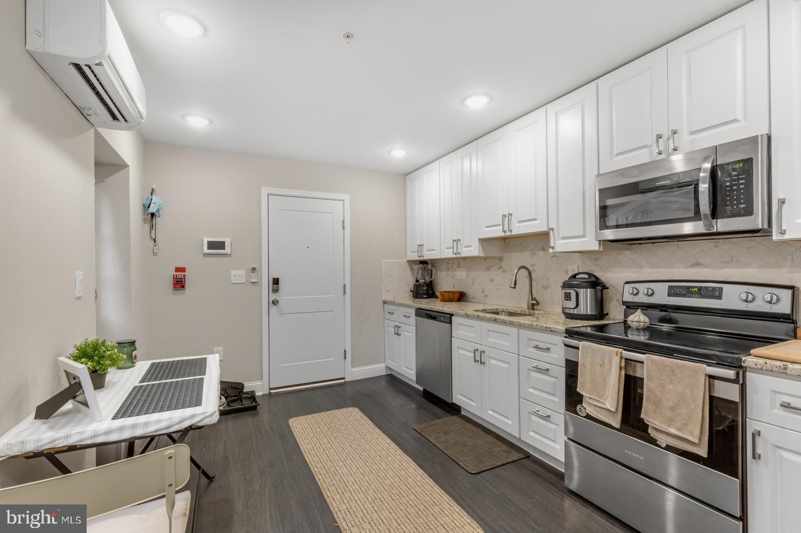 624 North 35th Street, Unit 2 Philadelphia, PA 19104 - Photo 3 of 13
