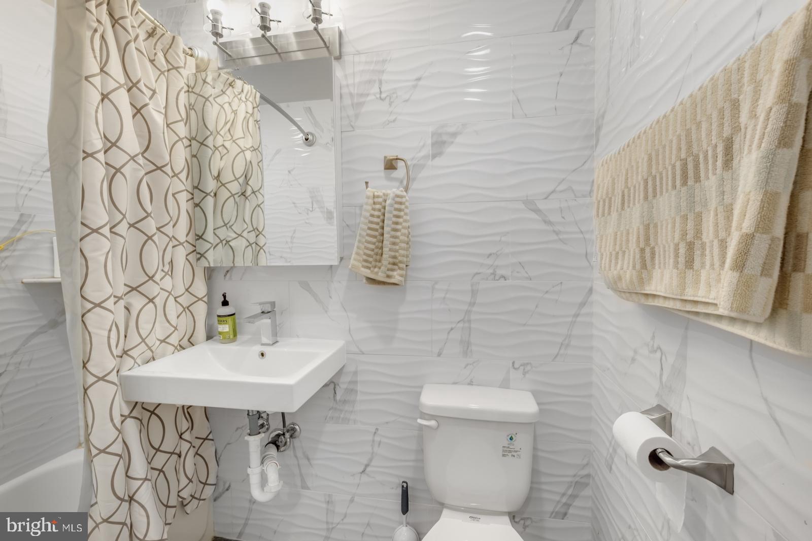 624 North 35th Street, Unit 2 Philadelphia, PA 19104 - Photo 4 of 13