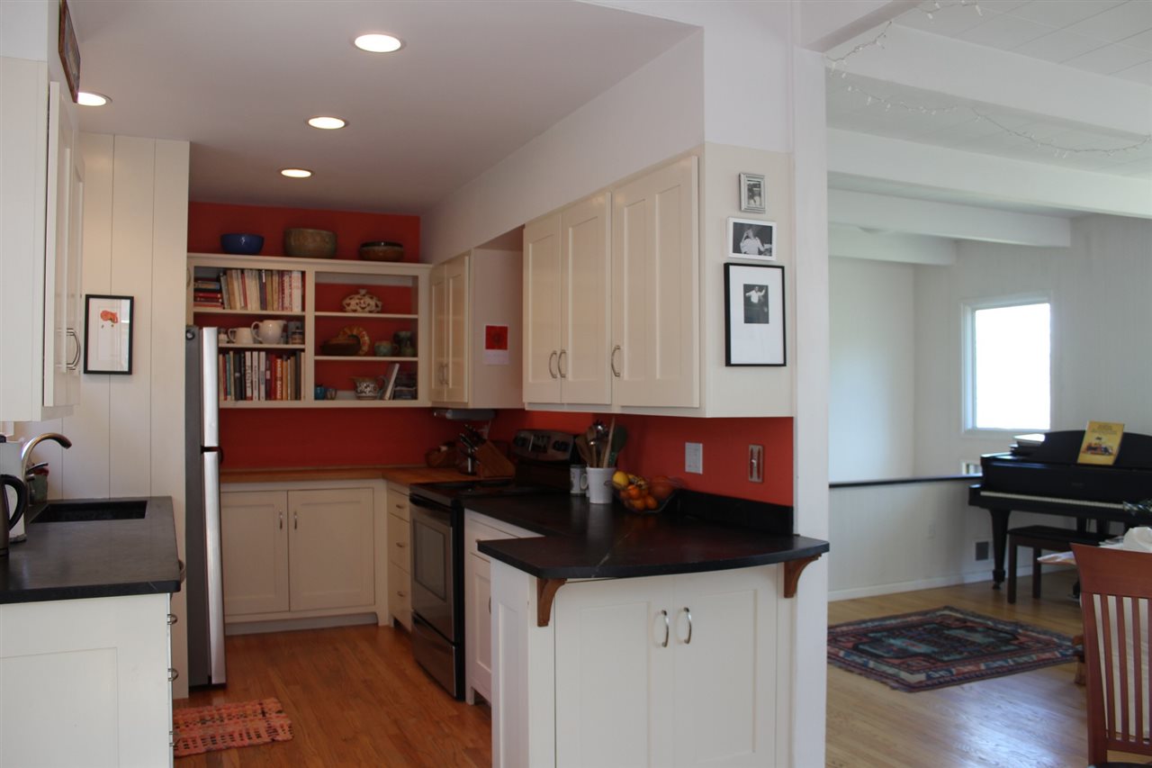 27 Hillside Road Norwich, VT 05055 - Photo 10 of 26
