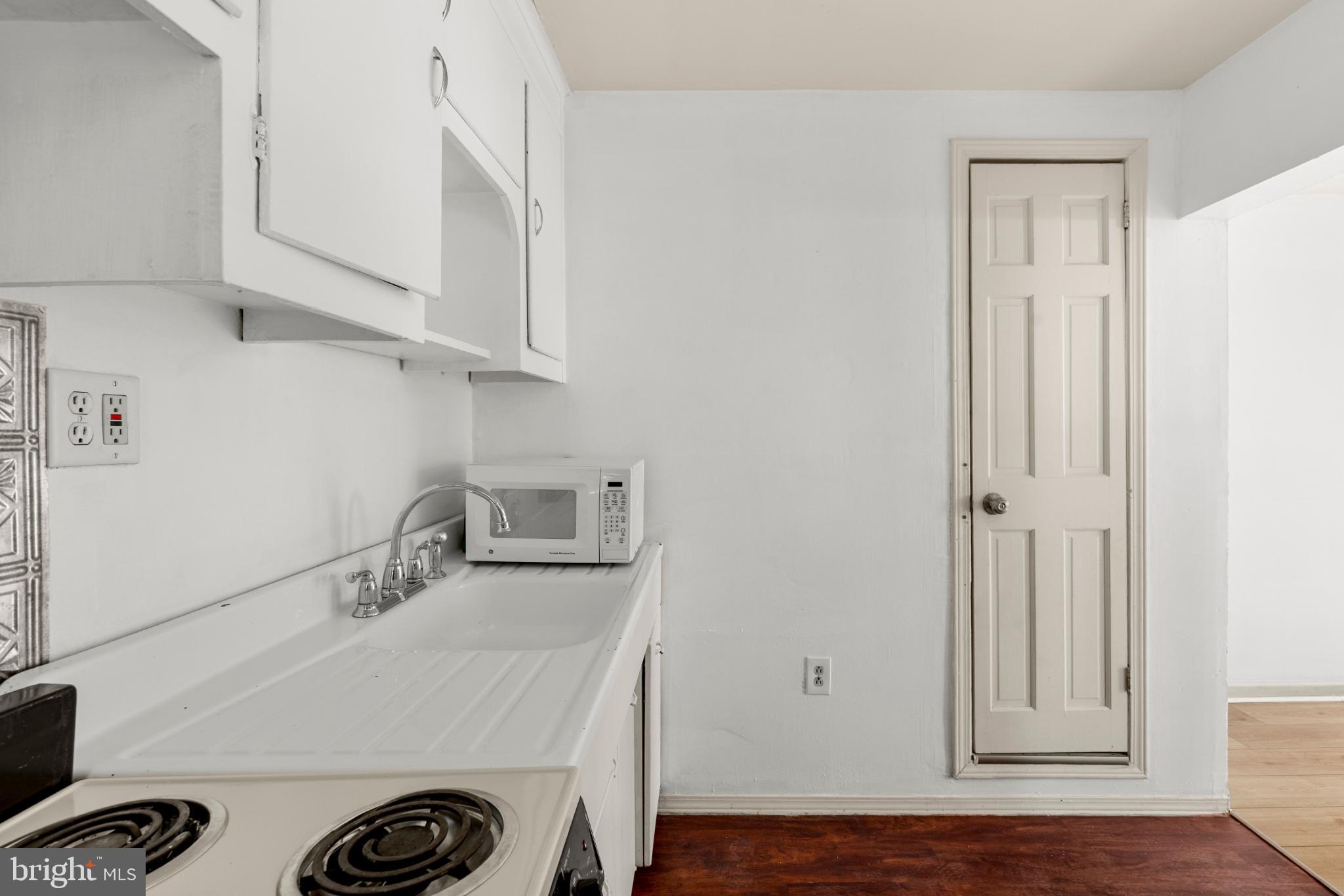 117 Walnut Street Steelton, PA 17113 - Photo 16 of 32 Apartment B - Kitchen/Door to 3rd Floor