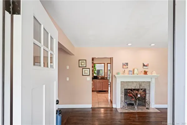 $644,900 | 23 Sunset Hill Road, Brookfield, CT 06804