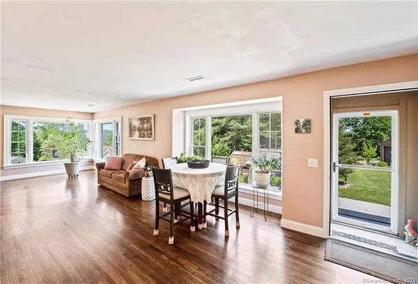 $644,900 | 23 Sunset Hill Road, Brookfield, CT 06804