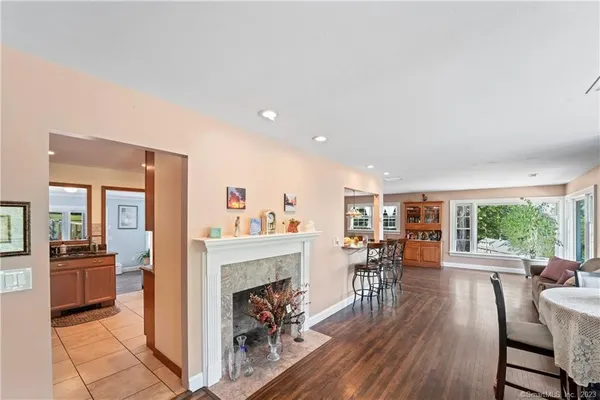 $644,900 | 23 Sunset Hill Road, Brookfield, CT 06804