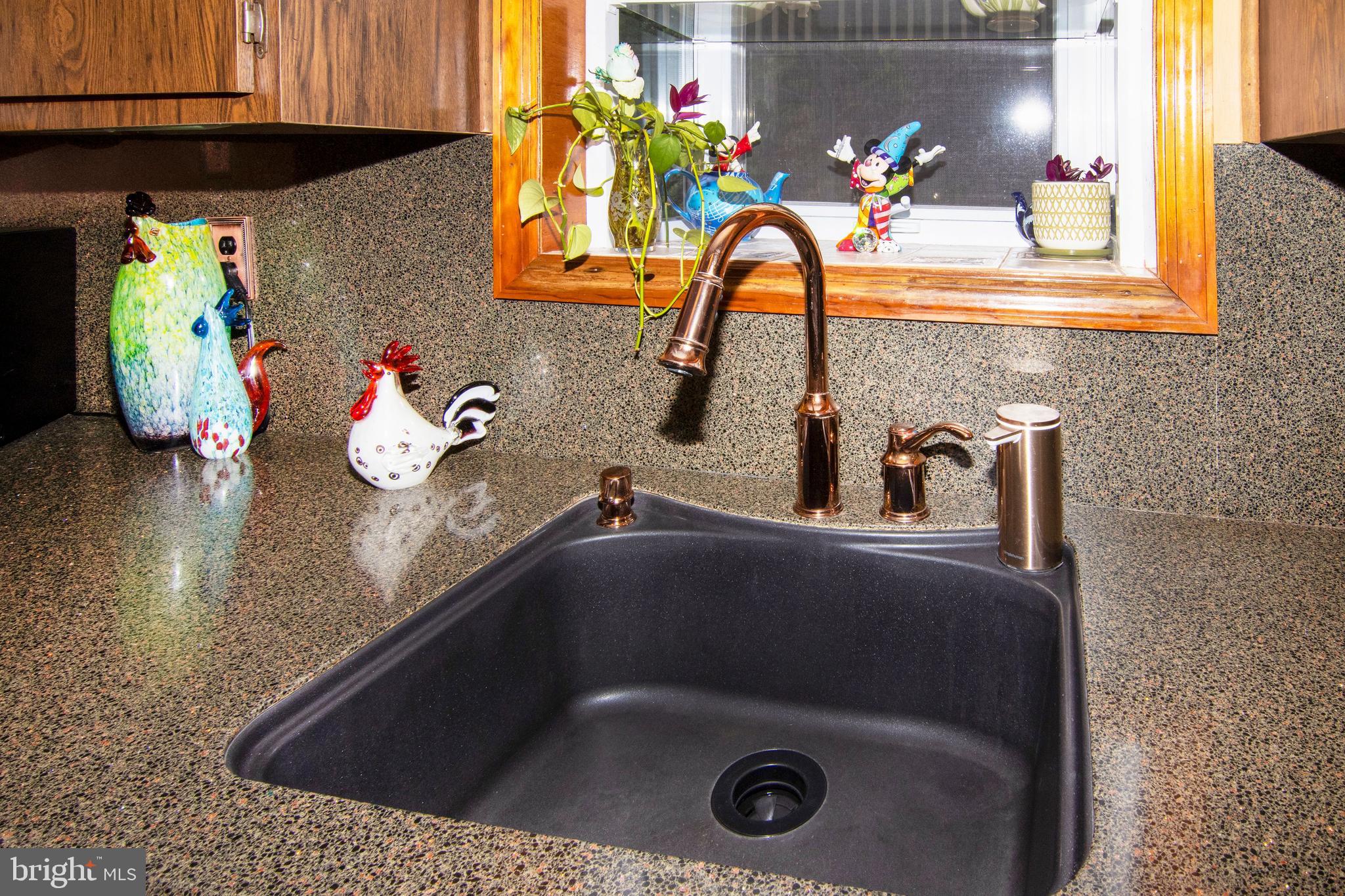 7 Hanover Place Sicklerville, NJ 08081 - Photo 15 of 38 Kitchen: Upgraded Fixtures