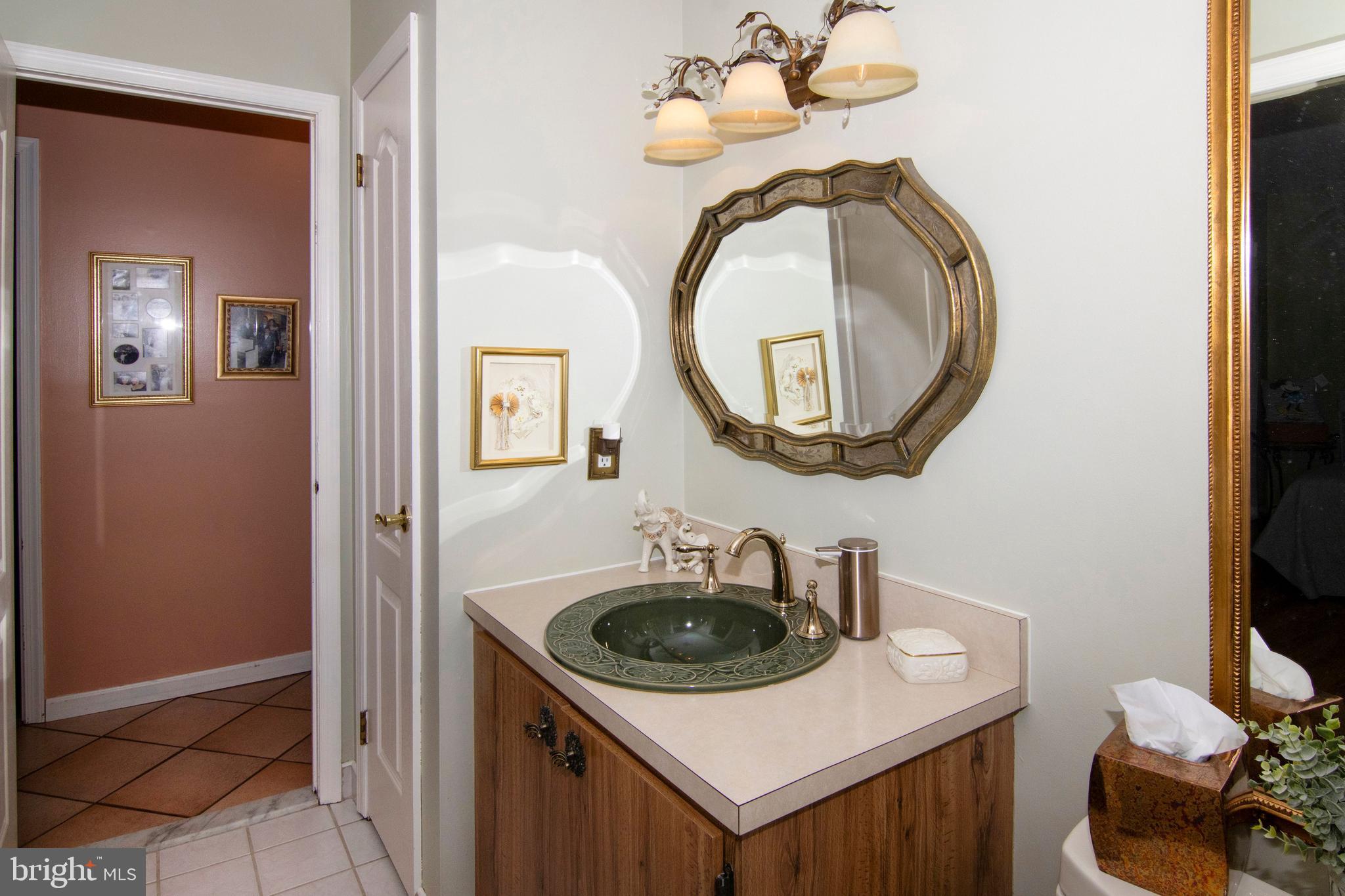 7 Hanover Place Sicklerville, NJ 08081 - Photo 19 of 38 Main Bathroom