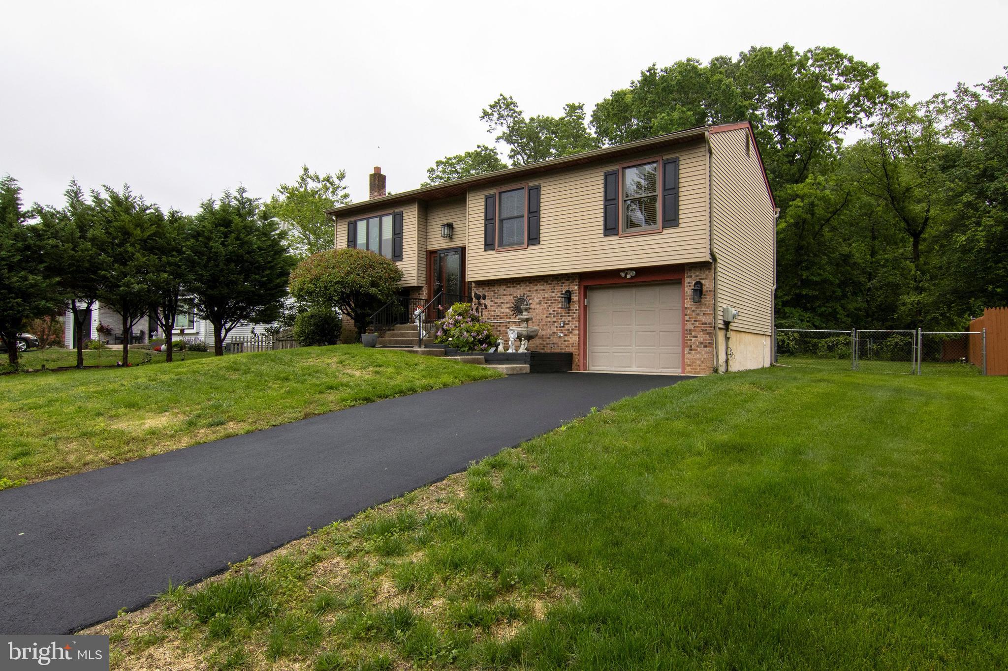 7 Hanover Place Sicklerville, NJ 08081 - Photo 2 of 38 Exterior Front: Asphalt Driveway