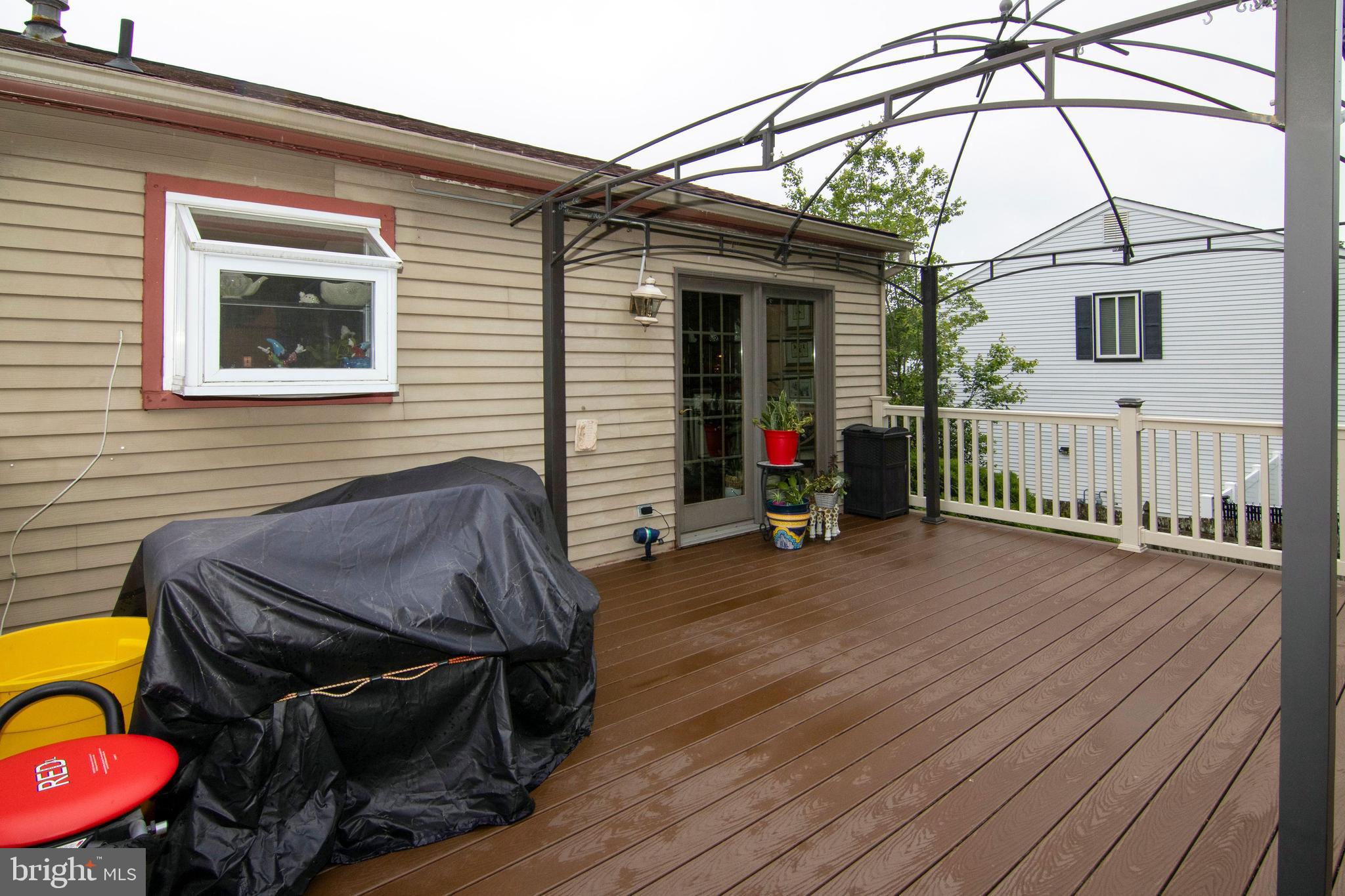 7 Hanover Place Sicklerville, NJ 08081 - Photo 31 of 38 Exterior Back: Trex Deck
