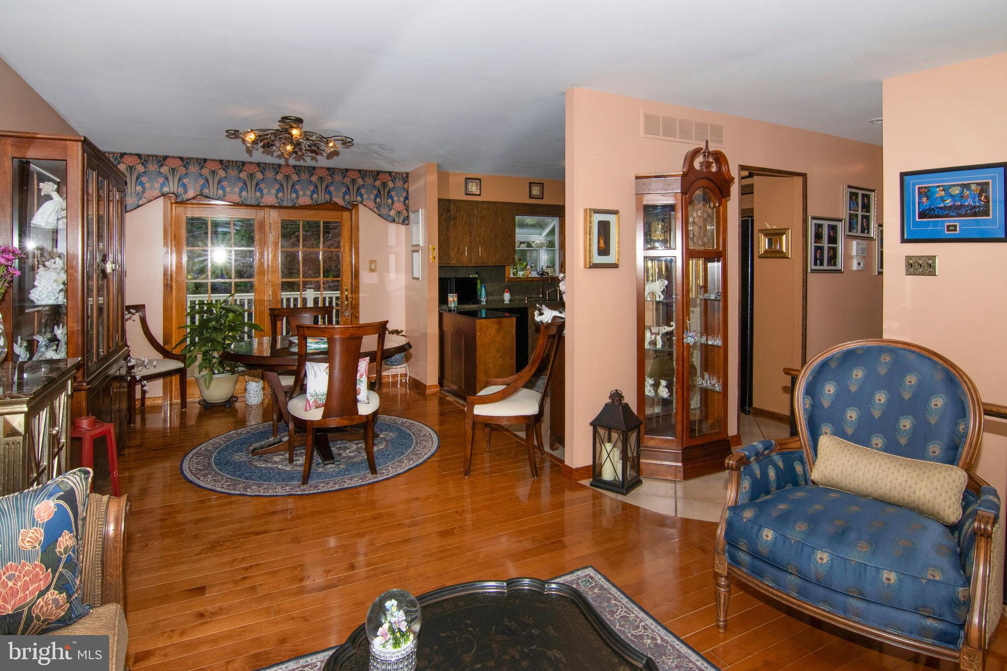 7 Hanover Place Sicklerville, NJ 08081 - Photo 8 of 38 Great Room: Open FP, Hard wood floors