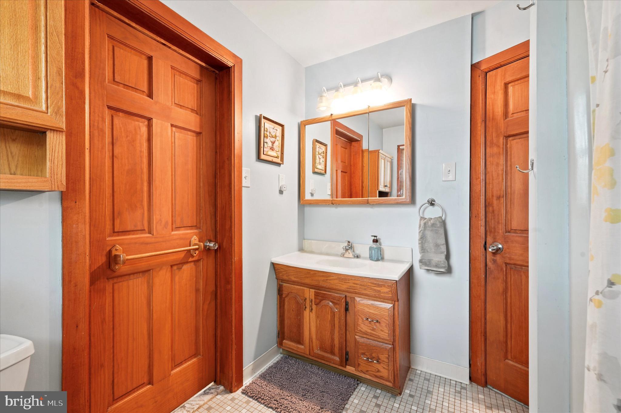 747 Surrey Road Aldan, PA 19018 - Photo 21 of 25 Main Bath