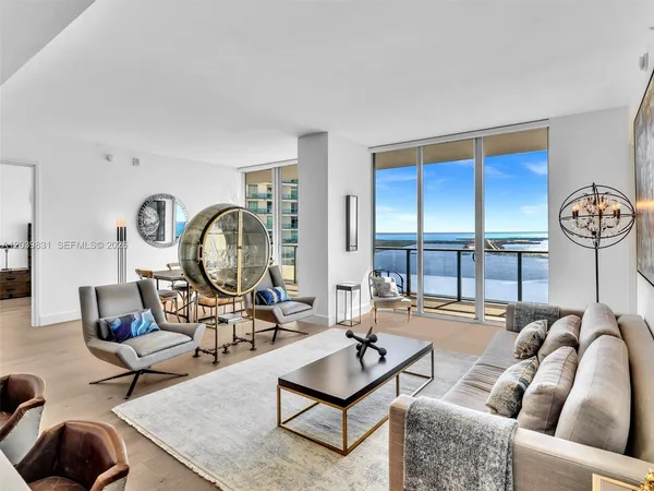 $10,500 | 1300 Brickell Bay Drive, Unit 4202, Miami, FL 33131