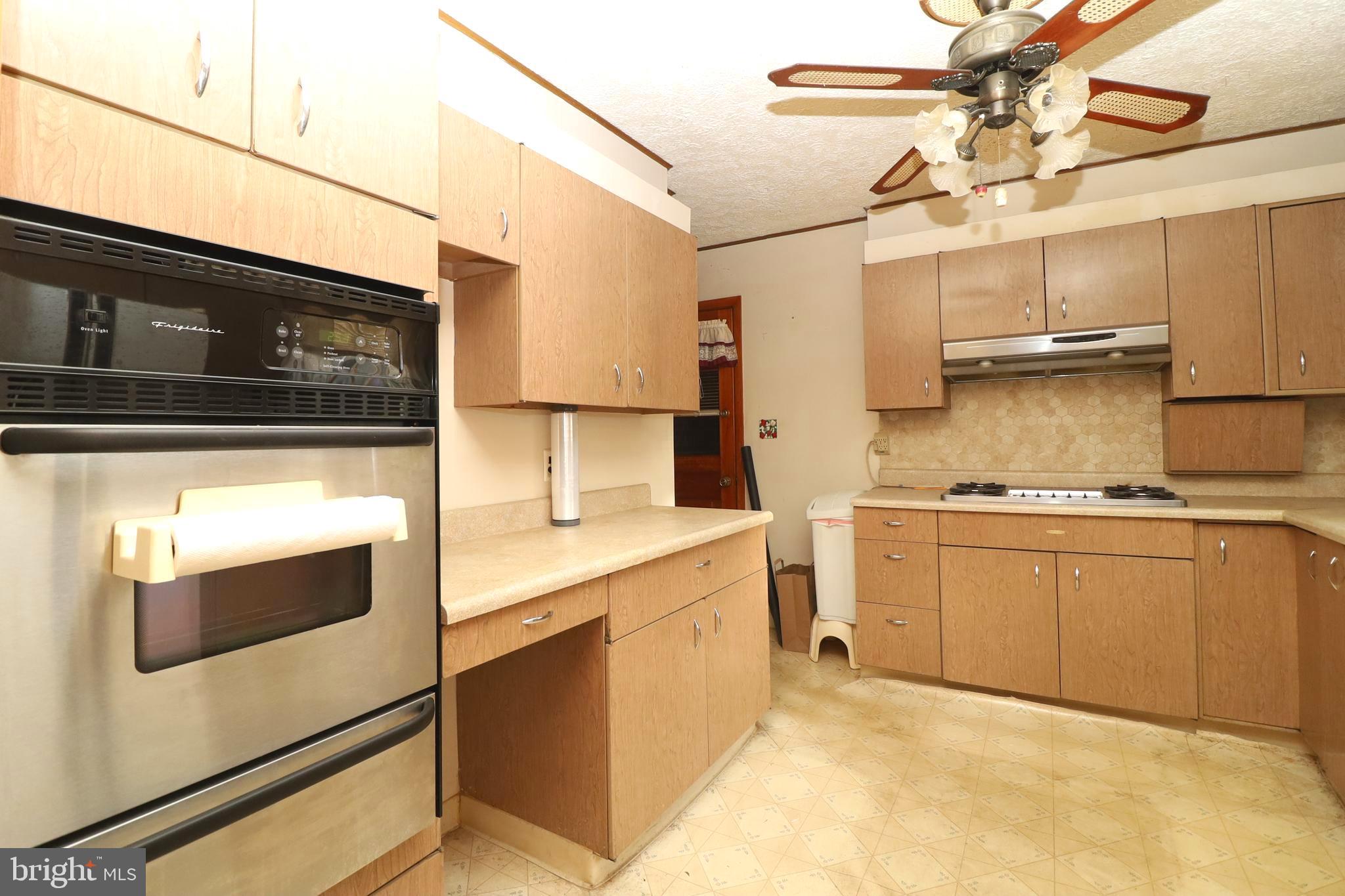 1227 Hillshire Road Baltimore, MD 21222 - Photo 10 of 23