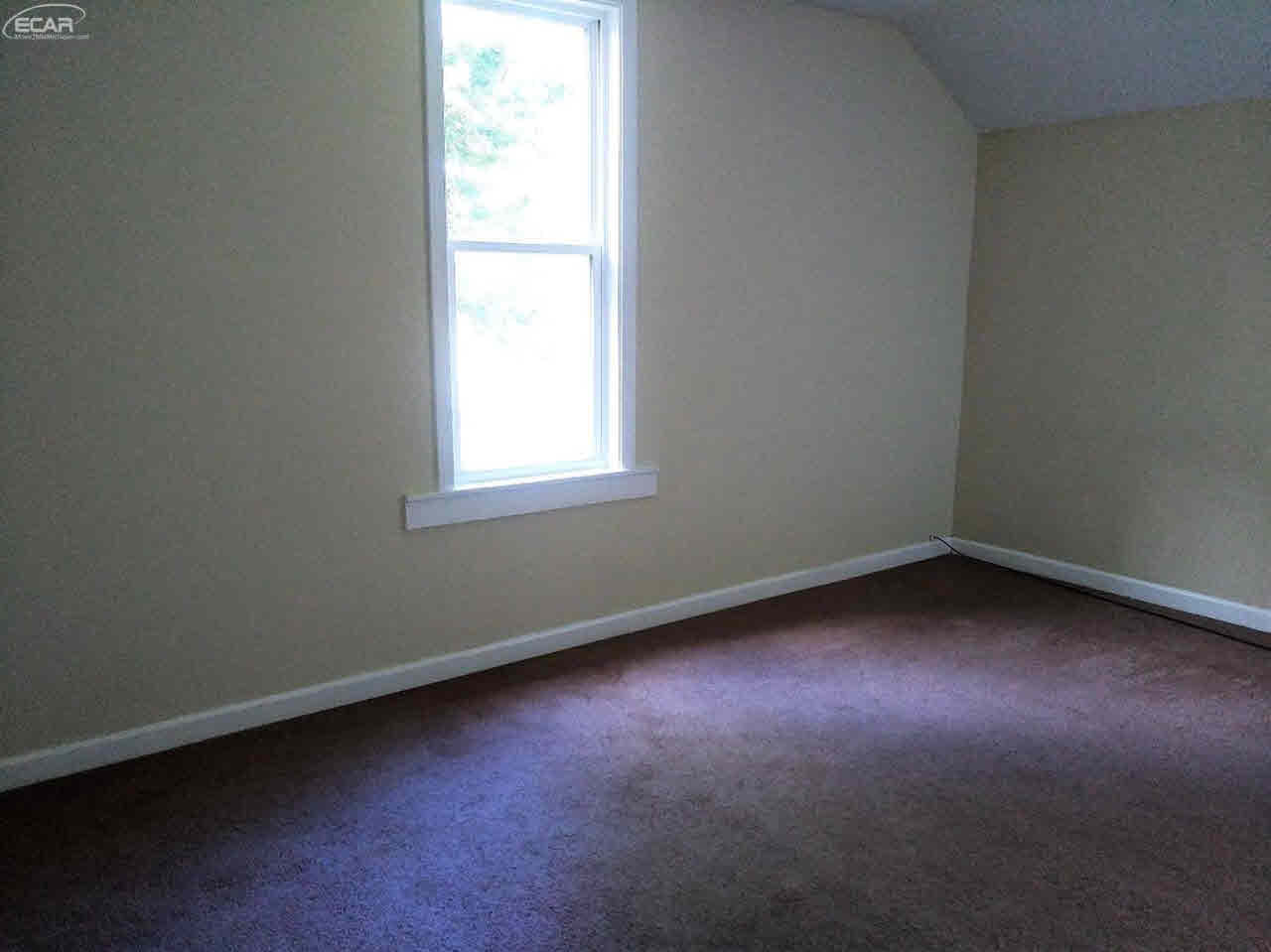 4444 Torrey Road Flint, MI 48507 - Photo 10 of 14 21369099-9.JPG