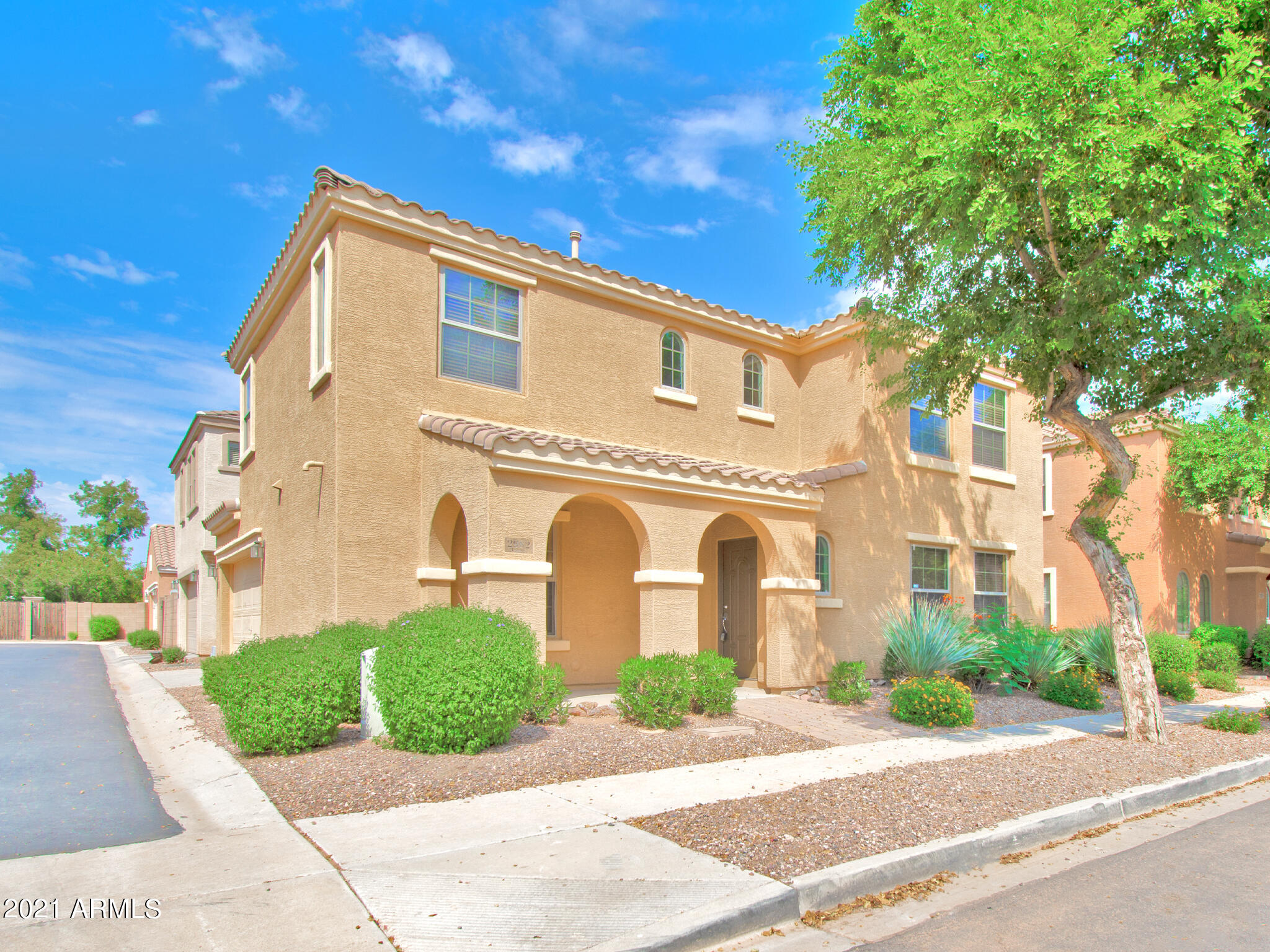 2982 East Megan Street Gilbert, AZ 85295 - Photo 2 of 23 3