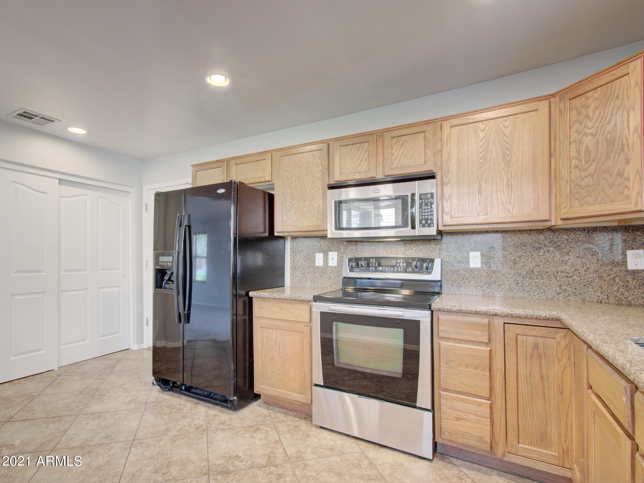 2982 East Megan Street Gilbert, AZ 85295 - Photo 3 of 23 27