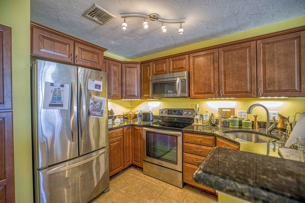 700 Shore Drive, Unit 9906 Fall River, MA 02721 - Photo 5 of 22 Gallery Image 5