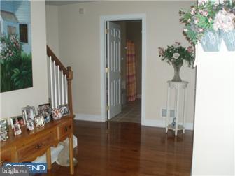 446 Ridge Lane Springfield, PA 19064 - Photo 10 of 12
