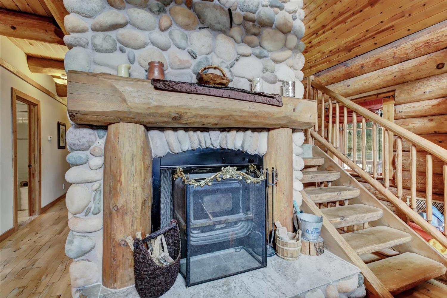 9844 Township Road Browns Valley, CA 95918 - Photo 15 of 35 a utility room with lots of appliances