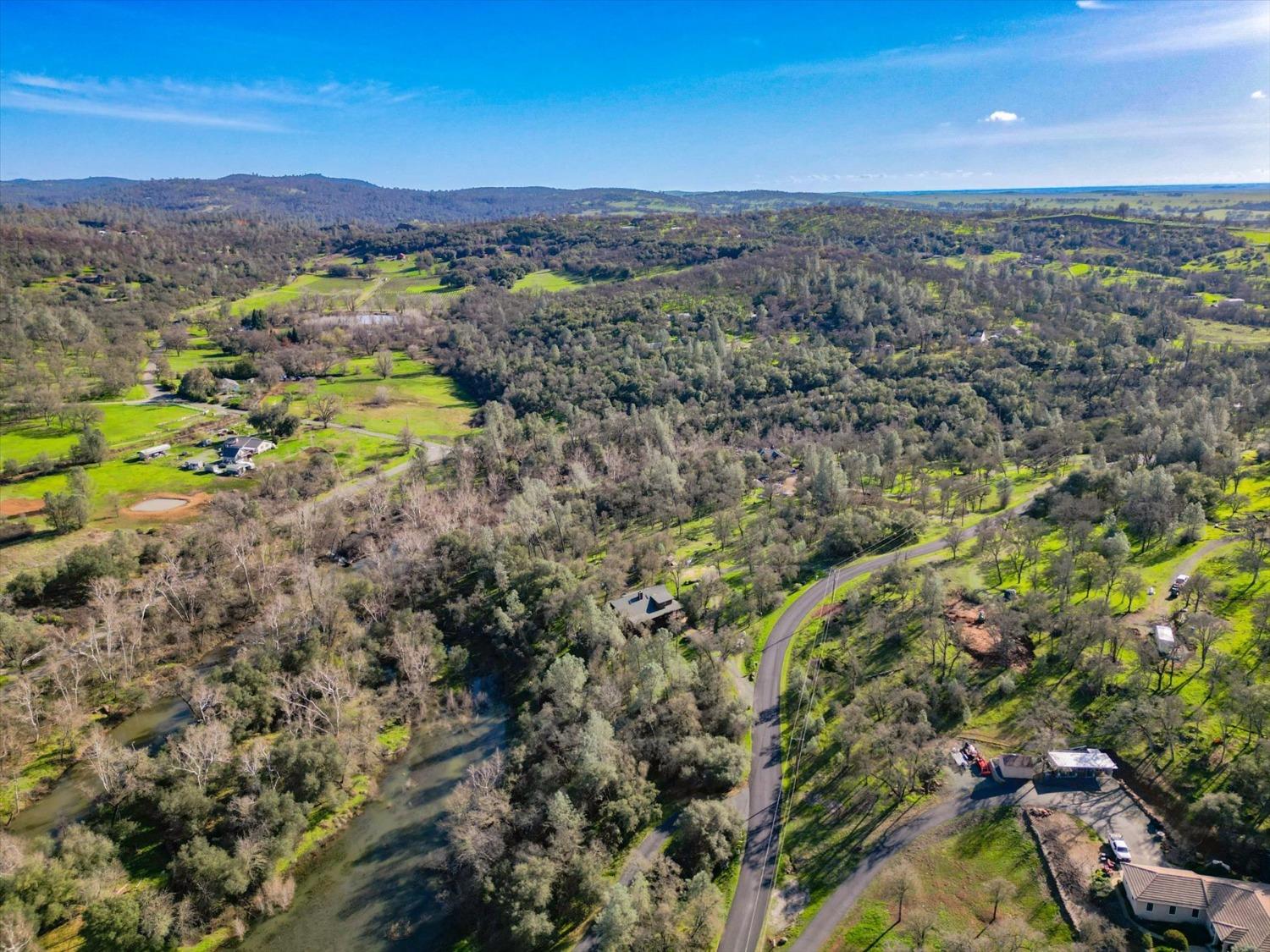 9844 Township Road Browns Valley, CA 95918 - Photo 31 of 35 a view of a city with mountain
