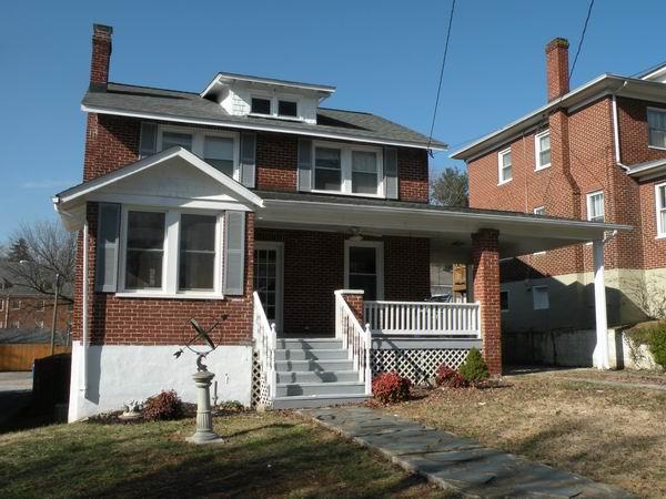 1729 Greenwood Road Southwest Roanoke, VA 24015 - Photo 1 of 27 1729 Greenwood Rd.