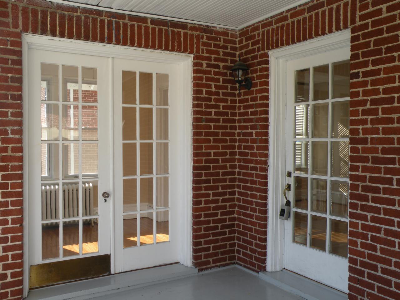 1729 Greenwood Road Southwest Roanoke, VA 24015 - Photo 3 of 27 Entrance