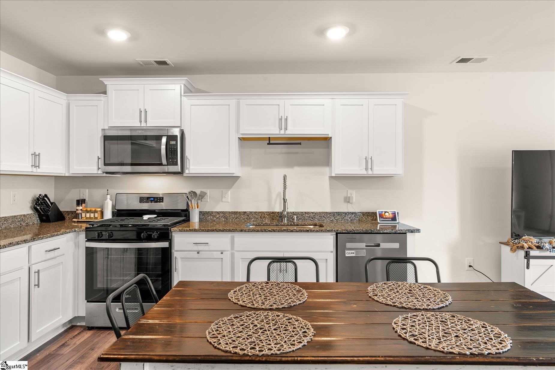 107 Maple Street Easley, SC 29640 - Photo 6 of 36