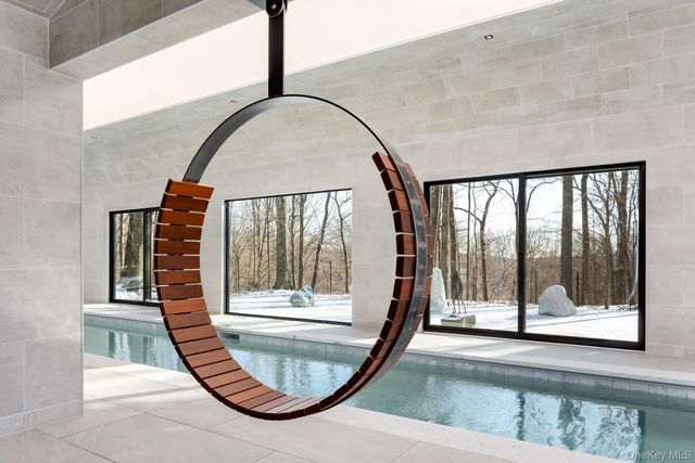 a view of livingroom with furniture