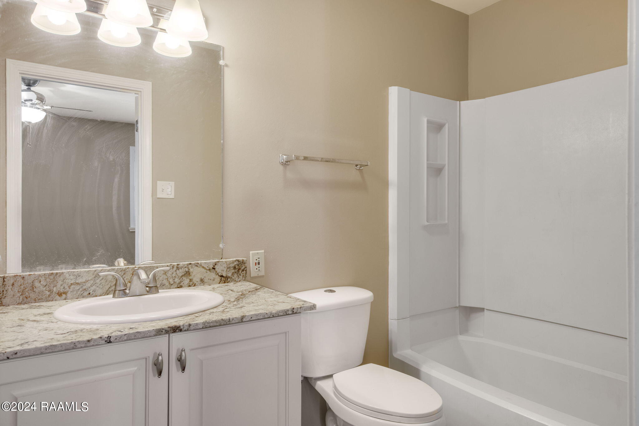 3500 East Simcoe Street, Unit 72 Lafayette, LA 70501 - Photo 17 of 22 19-web-or-mls-3500 E Simcoe 72-19