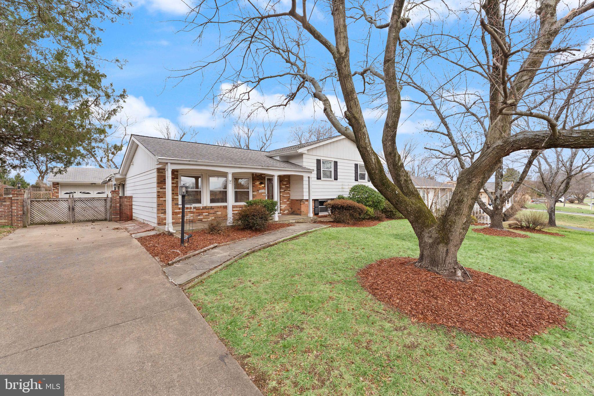 200 Williamsburg Road Sterling, VA 20164 - Photo 3 of 70