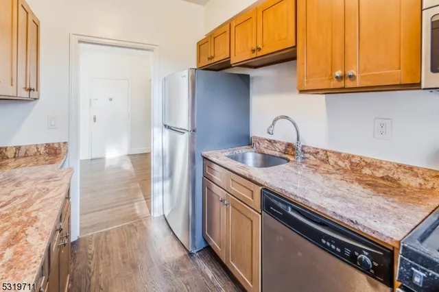 $2,995 | 10 North Ridgewood Road, Unit 105, South Orange, NJ 07079