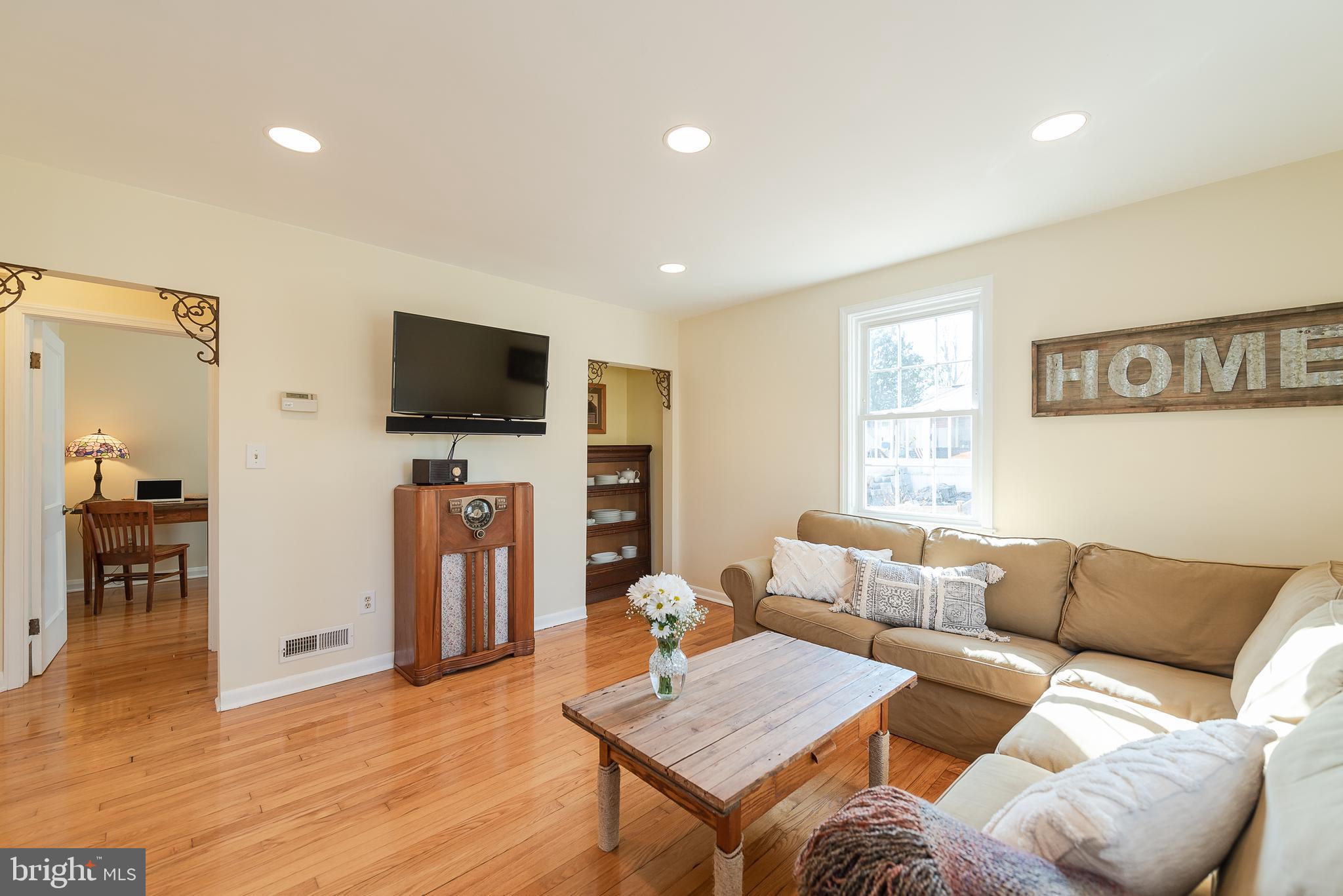3609 Granite Road Woodstock, MD 21163 - Photo 8 of 48 Living Room