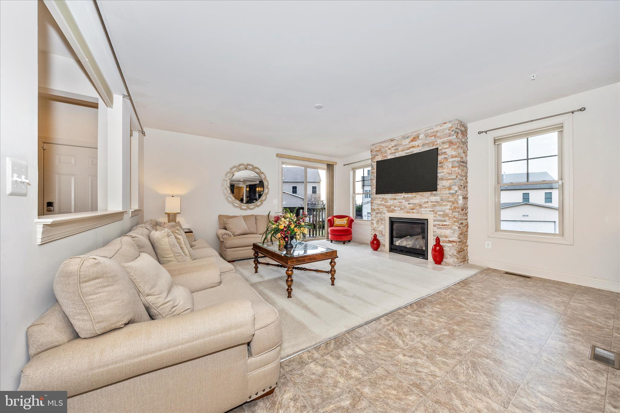 10907 Veranda Lane Monrovia, MD 21770 - Photo 13 of 81 Living Room