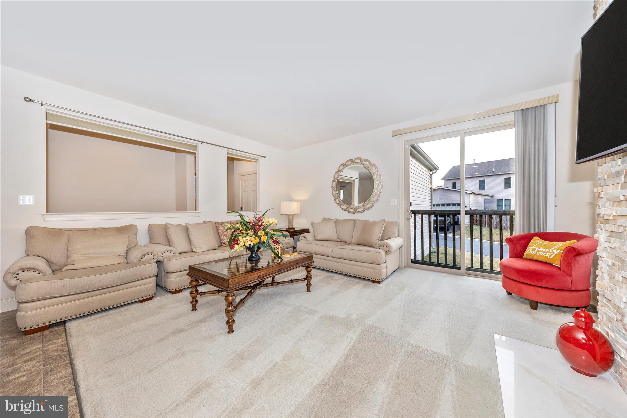 10907 Veranda Lane Monrovia, MD 21770 - Photo 15 of 81 Living Room