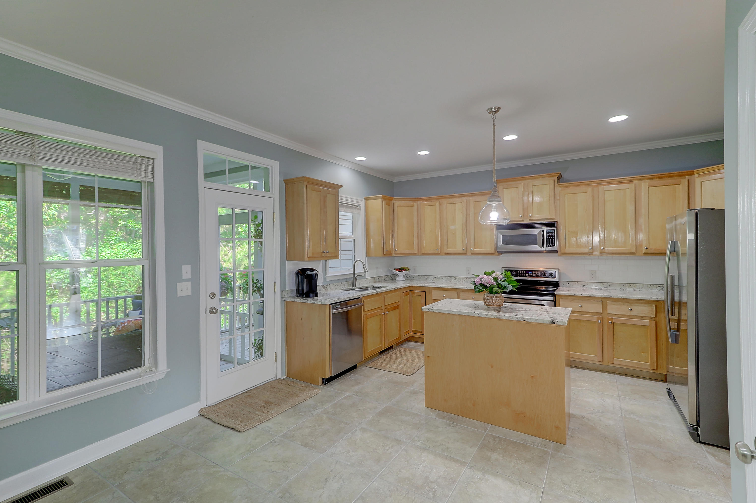 256 Fair Sailing Road Mount Pleasant, SC 29466 - Photo 16 of 51 Kitchen
