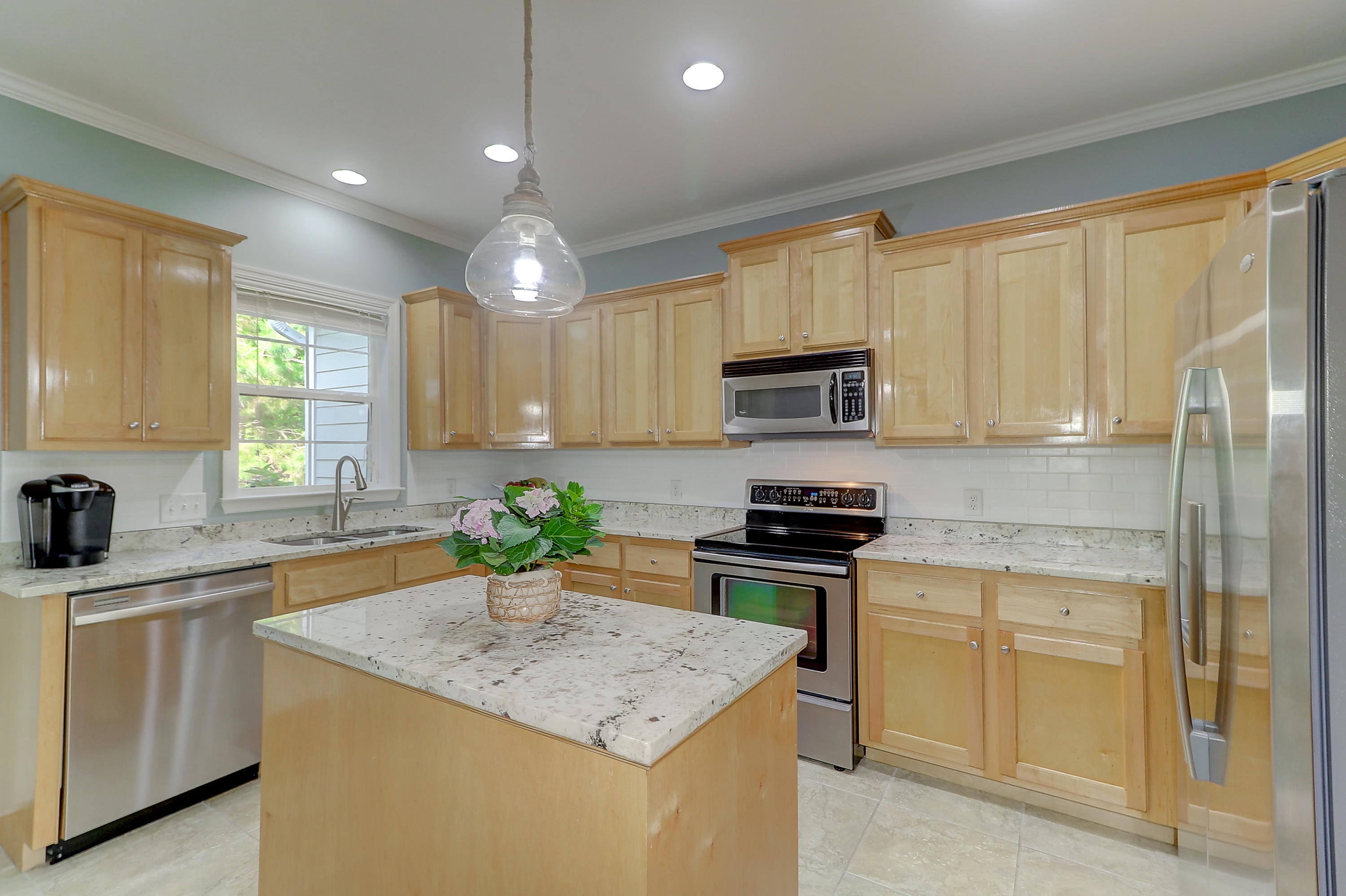 256 Fair Sailing Road Mount Pleasant, SC 29466 - Photo 19 of 51 Kitchen