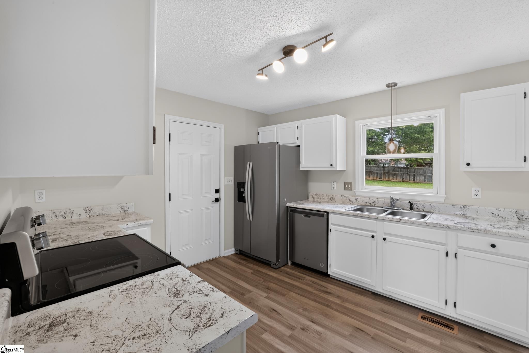 205 Ansley Drive Simpsonville, SC 29681 - Photo 6 of 15