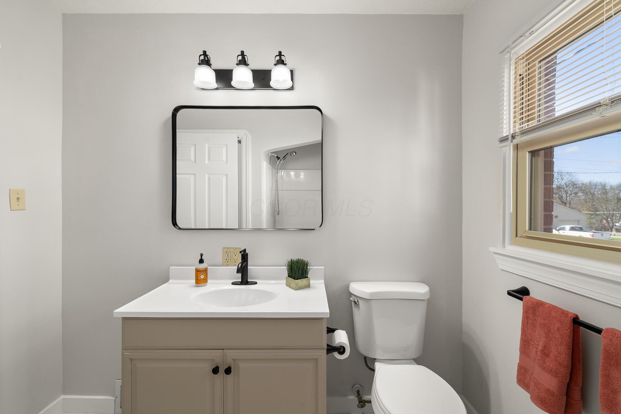 299 Taylor Road Mansfield, OH 44903 - Photo 14 of 40 14-int-bathroom-2