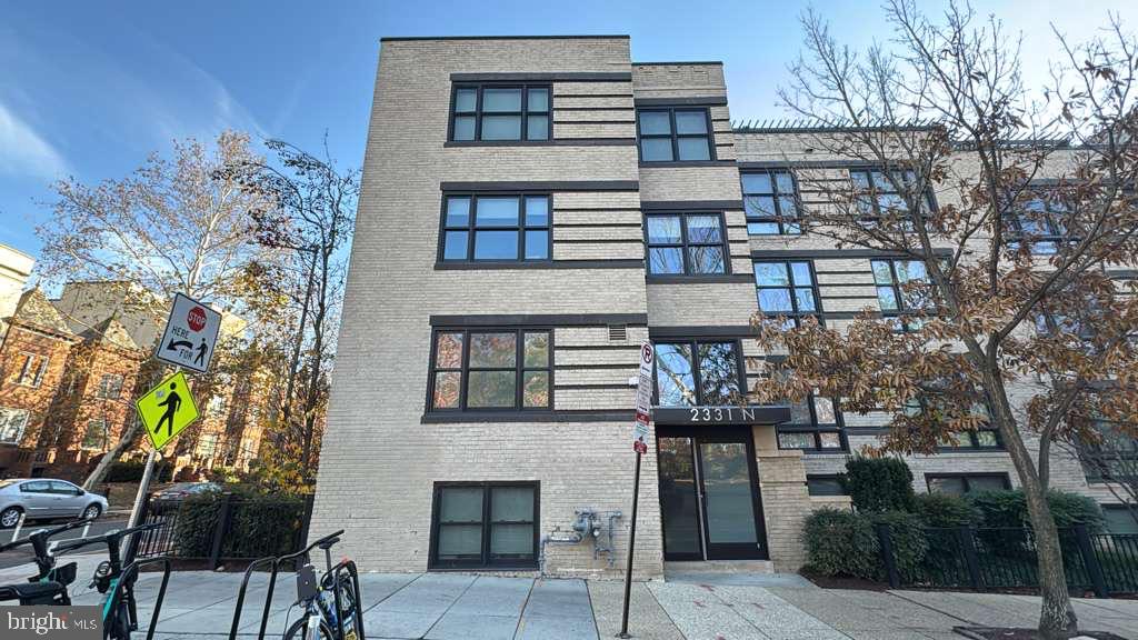 2331 15th Street Northwest, Unit 406N Washington, DC 20009 - Photo 2 of 11