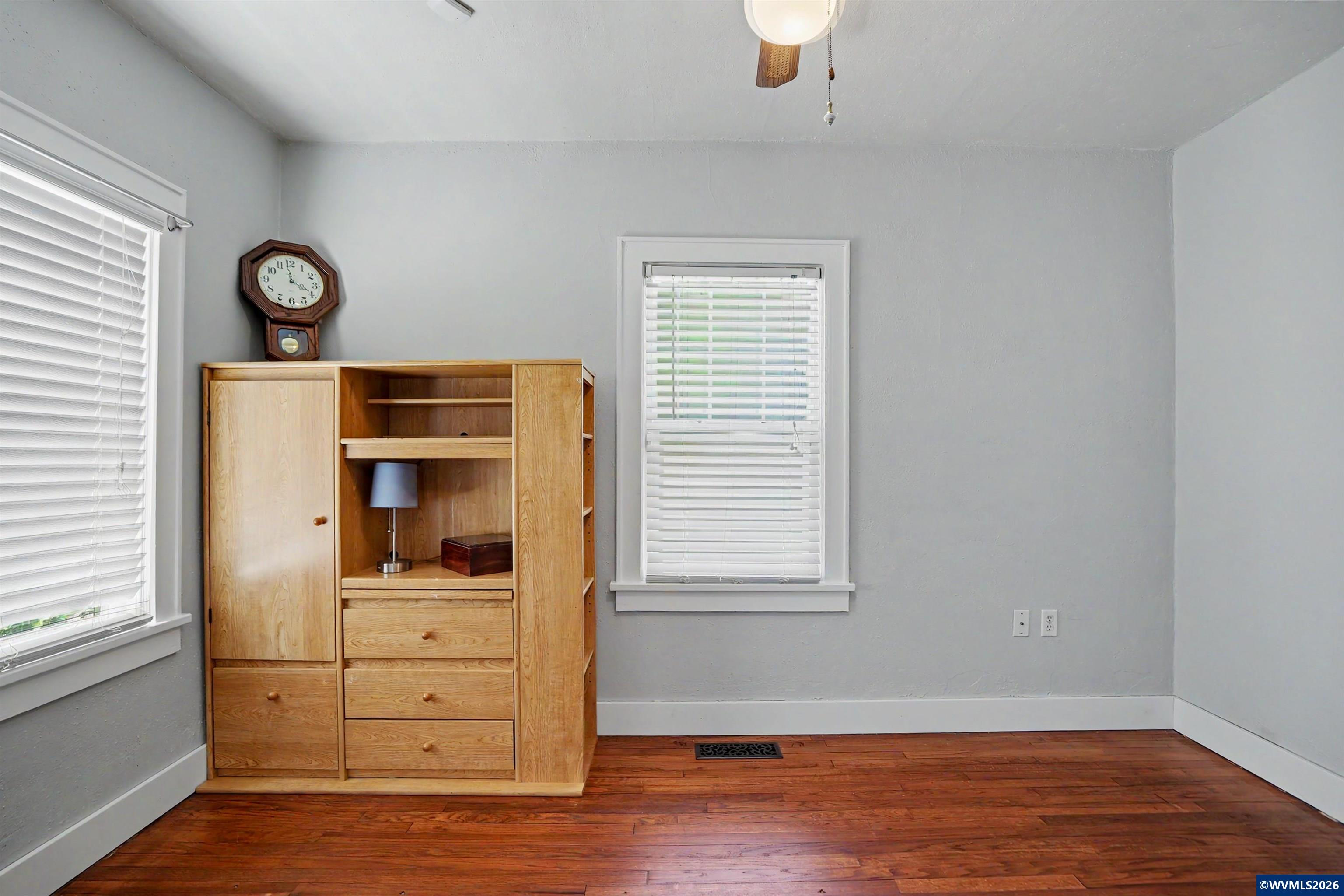 2155 Mill Street Southeast Salem, OR 97301 - Photo 11 of 29